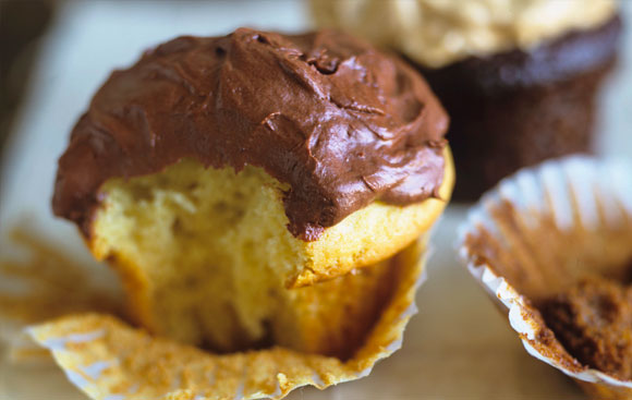 Vanilla Cupcakes with Chocolate Truffle Cream